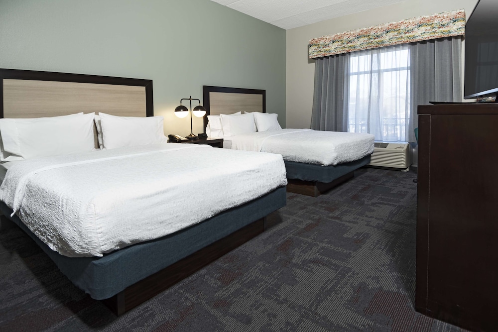 Hampton Inn & Suites Raleigh Downtown - photo 36