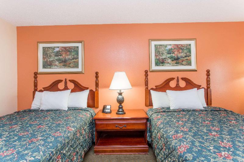 Knights Inn Grenada - photo 21