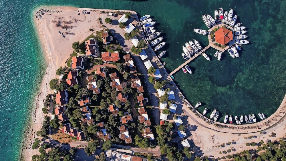 Amadria Park Apartments Šibenik — 4-Star Luxury Hotel in Sibenik, Croatia