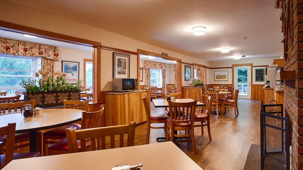 Silver Fox Inn - photo 20