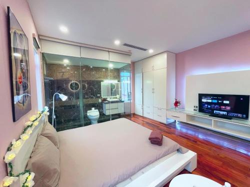 May New wings - last minute hotel in Hanoi