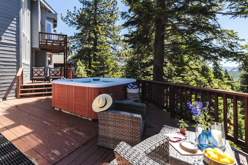 Sparrow by Avantstay Modern Mountain Retreat w Hot Tub Pool Table & Games - photo 34