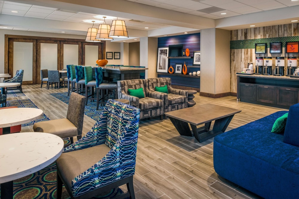 Hampton Inn Paragould - photo 26
