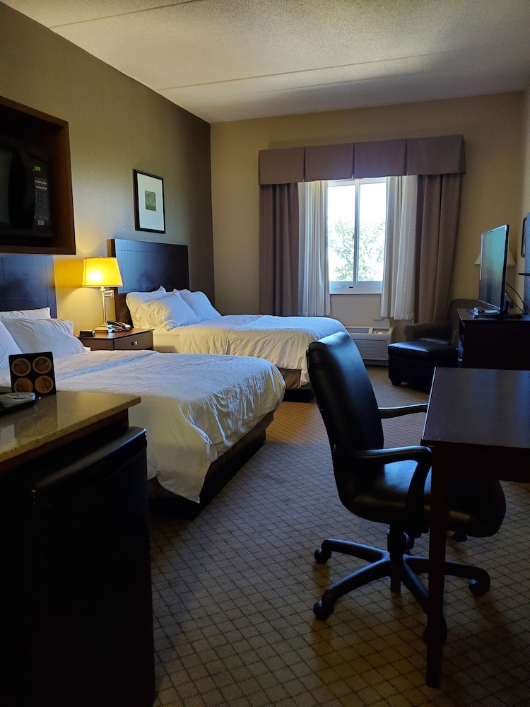 Holiday Inn Express Hotel and Suites Mankato East by IHG - photo 17