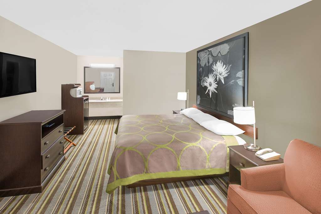 Super 8 by Wyndham Bay St. Louis - photo 10