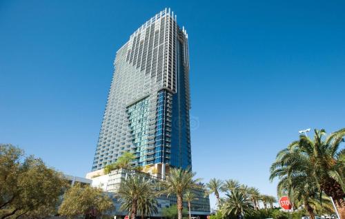 Palms Place Strip View High floor Free parking