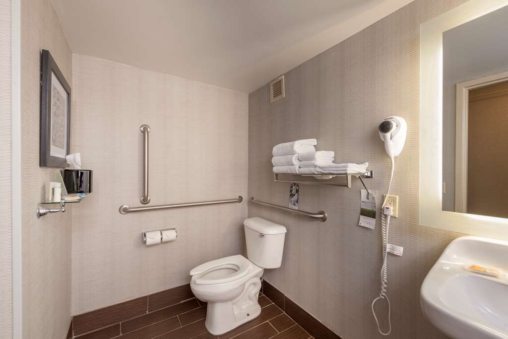 Best Western Plus Strongsville Cleveland - photo 21