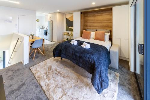 Urban Retreat at 8 Wilmer: Upper Level Studio Gem — 4-Star Luxury Hotel in Christchurch, New Zealand