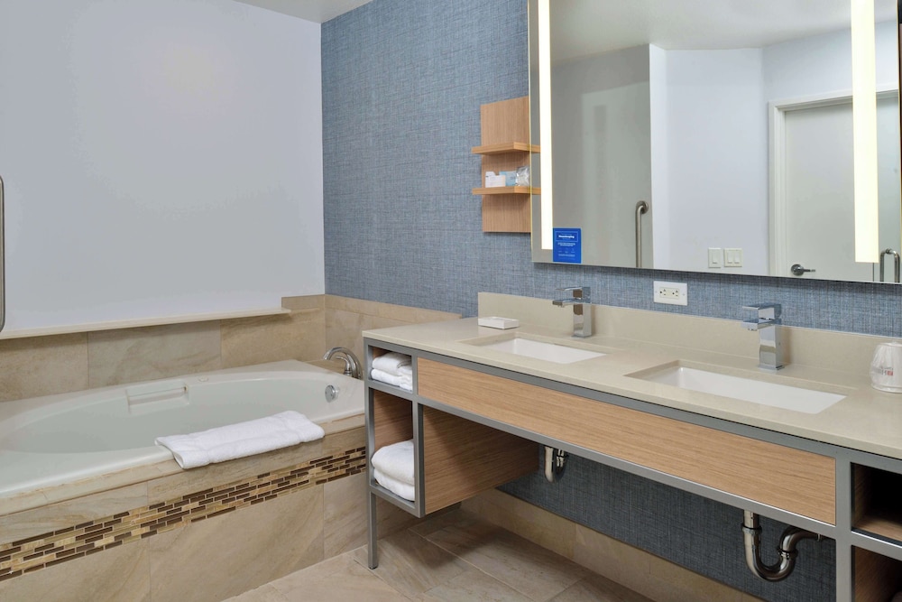Hilton Garden Inn Napa - photo 44