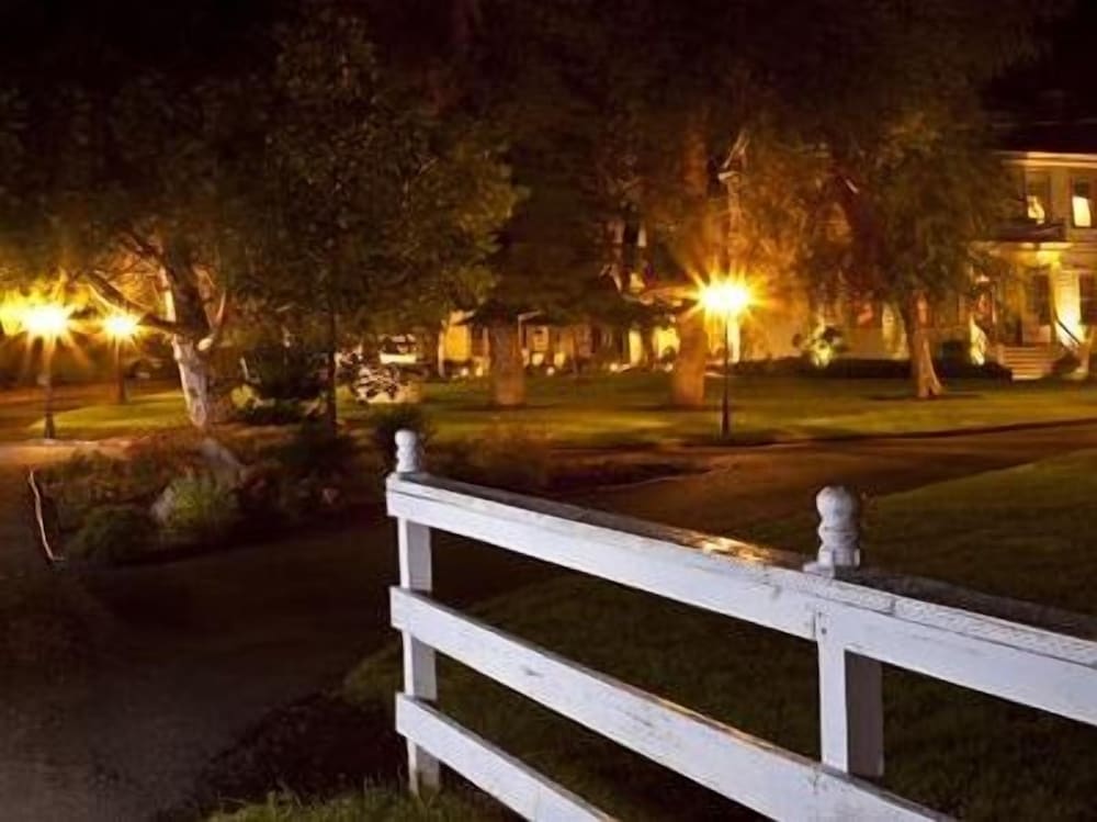 Bybee's Historic Inn - photo 53