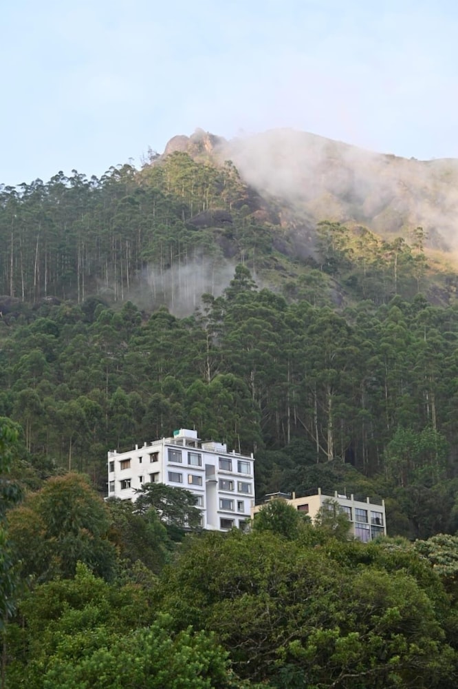 Cloud Dale Suites - carbon neutral hotel in Munnar