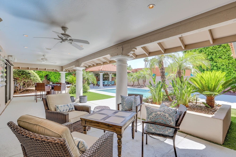 Walk to Moon Valley Park PHX Gem with Private Pool — 4-Star Luxury Hotel in Phoenix, United States