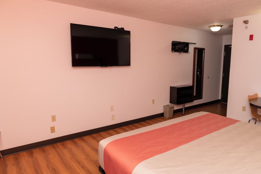 Motel 6 Lincoln Ne — hotel in Lincoln