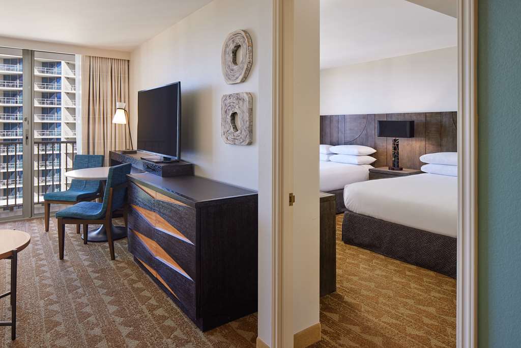 Embassy Suites by Hilton Waikiki Beach Walk - photo 27