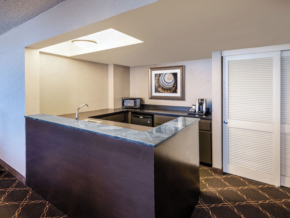 Austin Southpark Hotel - photo 20