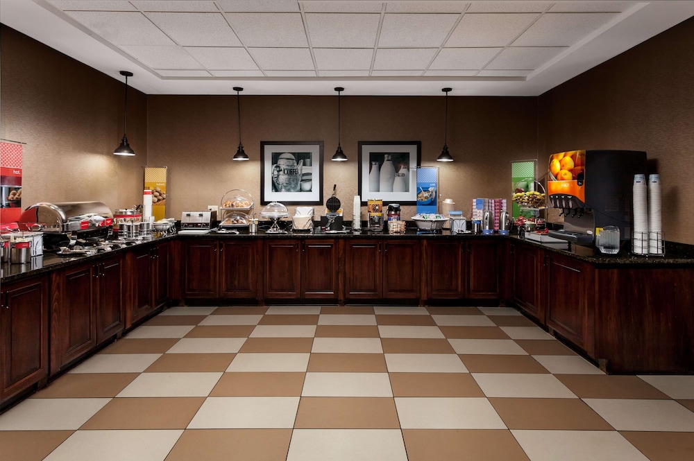 Hampton Inn Newberry Opera House - photo 22