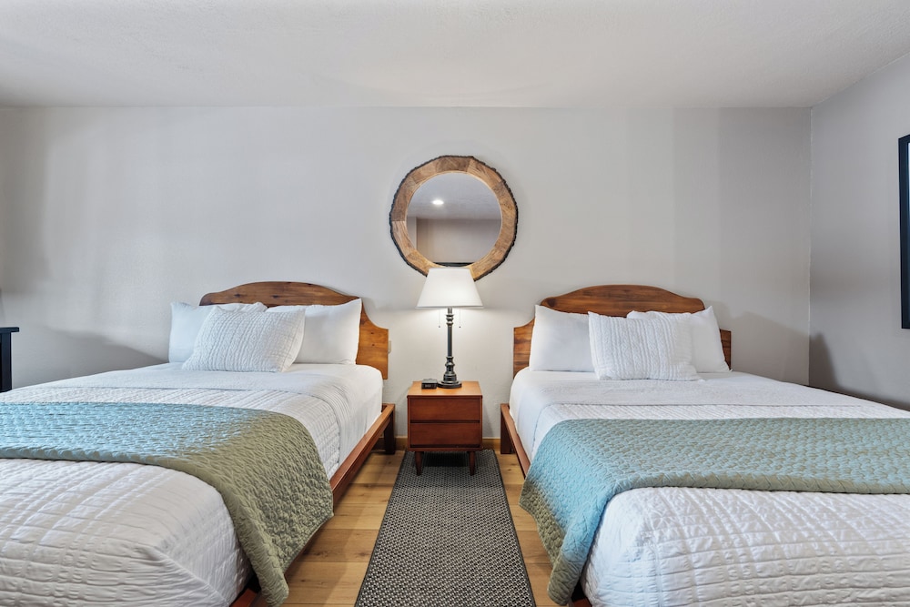 Duck Creek Village Inn - photo 12