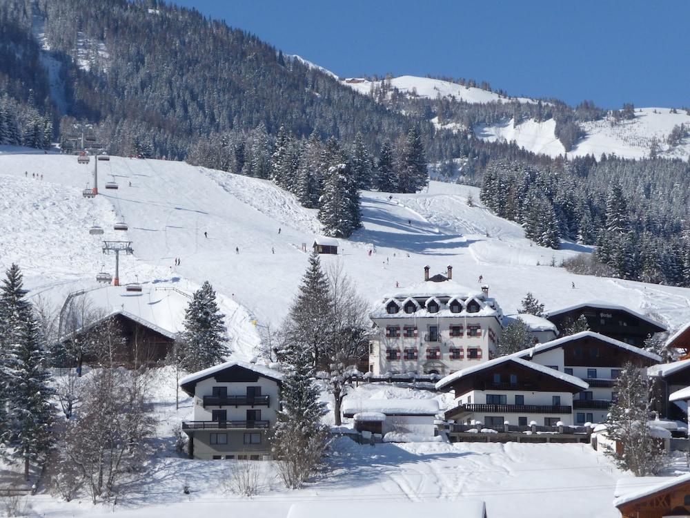 Ansitz Felsenheim in Lermoos, Austria