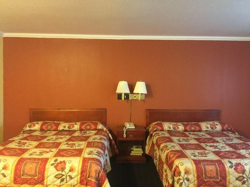 Alpha Inn & Suites - photo 18