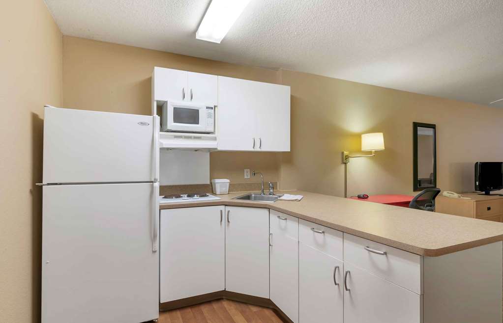 Extended Stay America Suites Kansas City Overland Park Quivi - photo 29