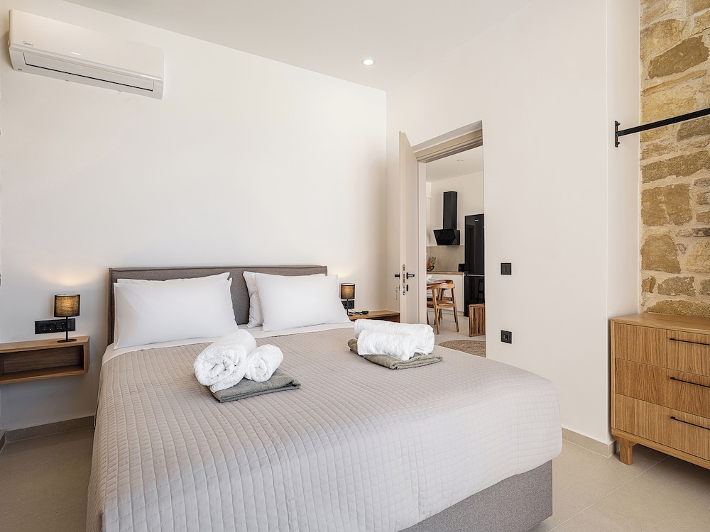 Petra Retreat Residence — 4-Star Luxury Hotel in Chania, Greece