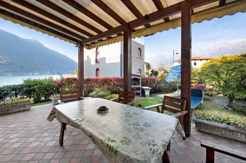 Wakesurfhouse — 4-Star Luxury Hotel in Sulzano, Italy