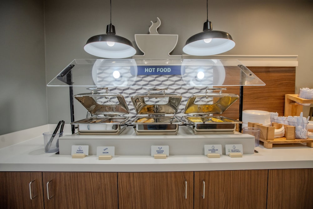 Holiday Inn Express Cleveland by IHG - photo 44