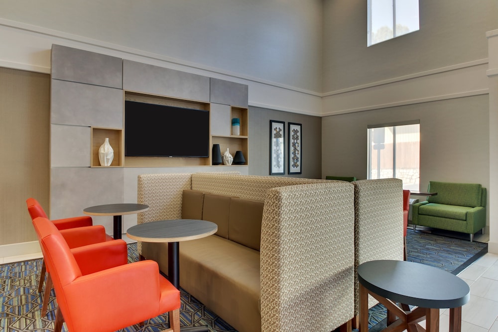 Holiday Inn Express Atlanta Emory University Area by IHG - photo 75