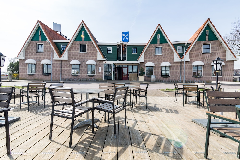 De Buizerd - carbon neutral hotel in Alkmaar