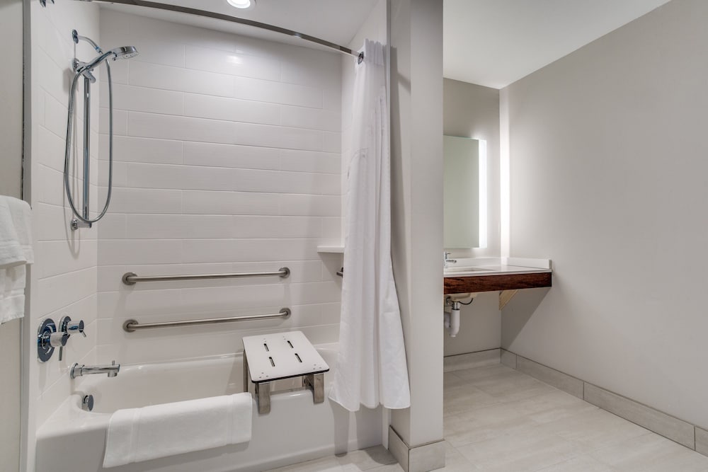 Holiday Inn Express & Suites Denton South by IHG - photo 14