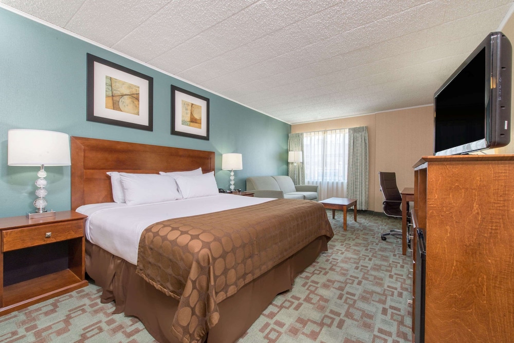 Ramada by Wyndham Vineland Millville Area - photo 10