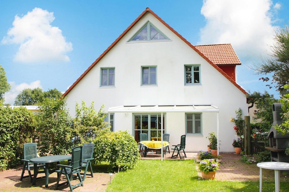 Appartementhaus Kranichblick in Breege — 4-Star Luxury Hotel in None, Germany
