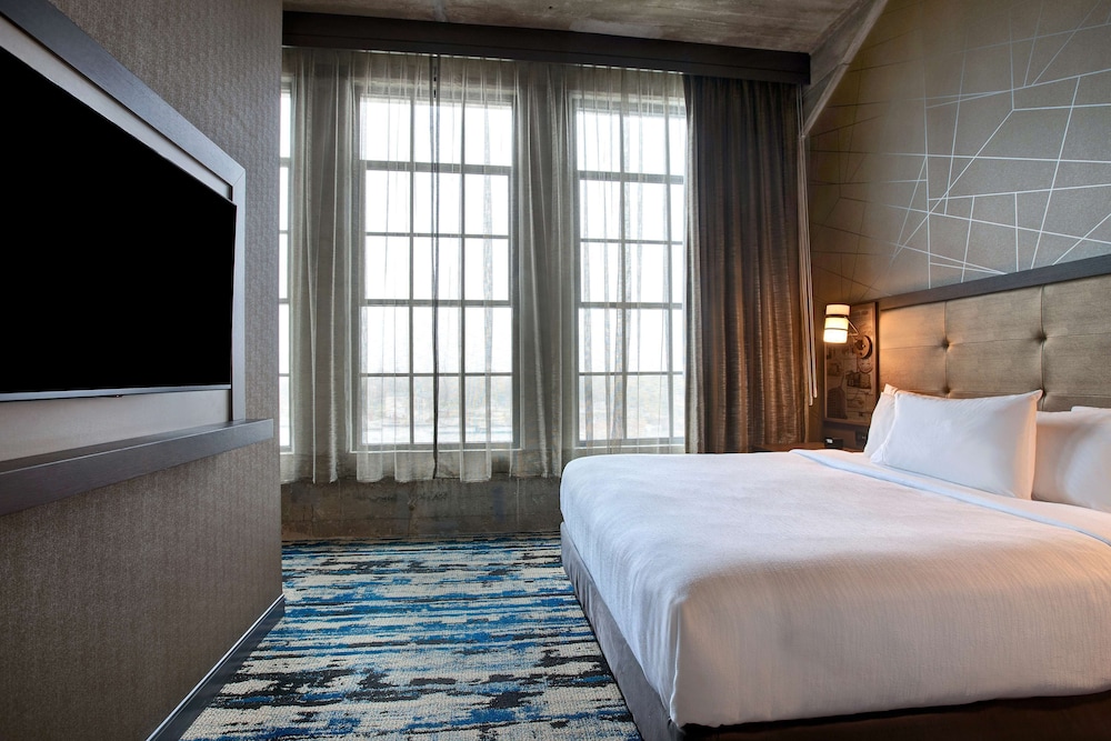 Embassy Suites by Hilton Rockford Riverfront - photo 14
