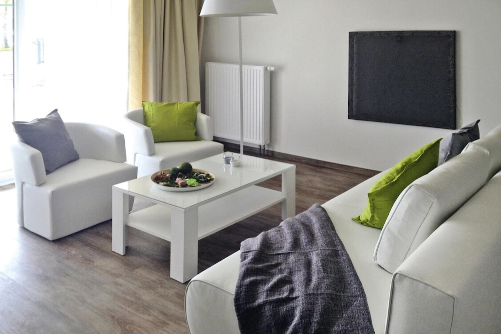 Aparthotel By Lake Heidensee With Boat Rentals — Schwerin