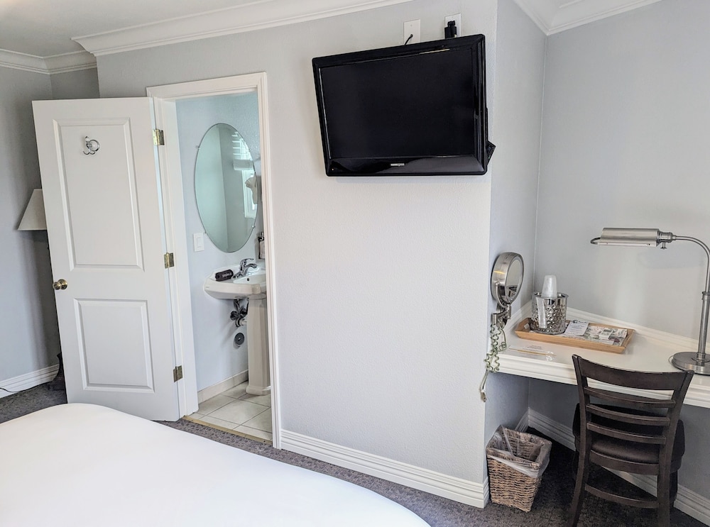 Capitola Hotel - photo 24
