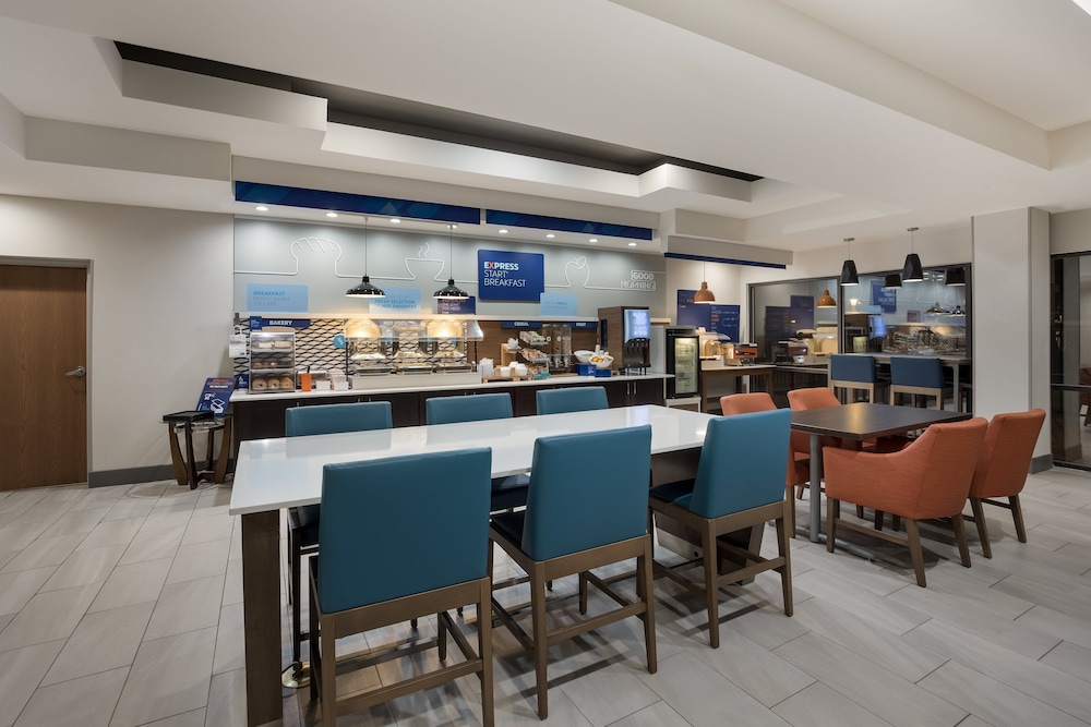 Holiday Inn Express Hotel & Suites PERRY by IHG - photo 59