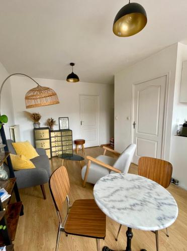 35m2 a la Madeleine: Salon Cuisine & Sdb Prives — hotel in La Madeleine