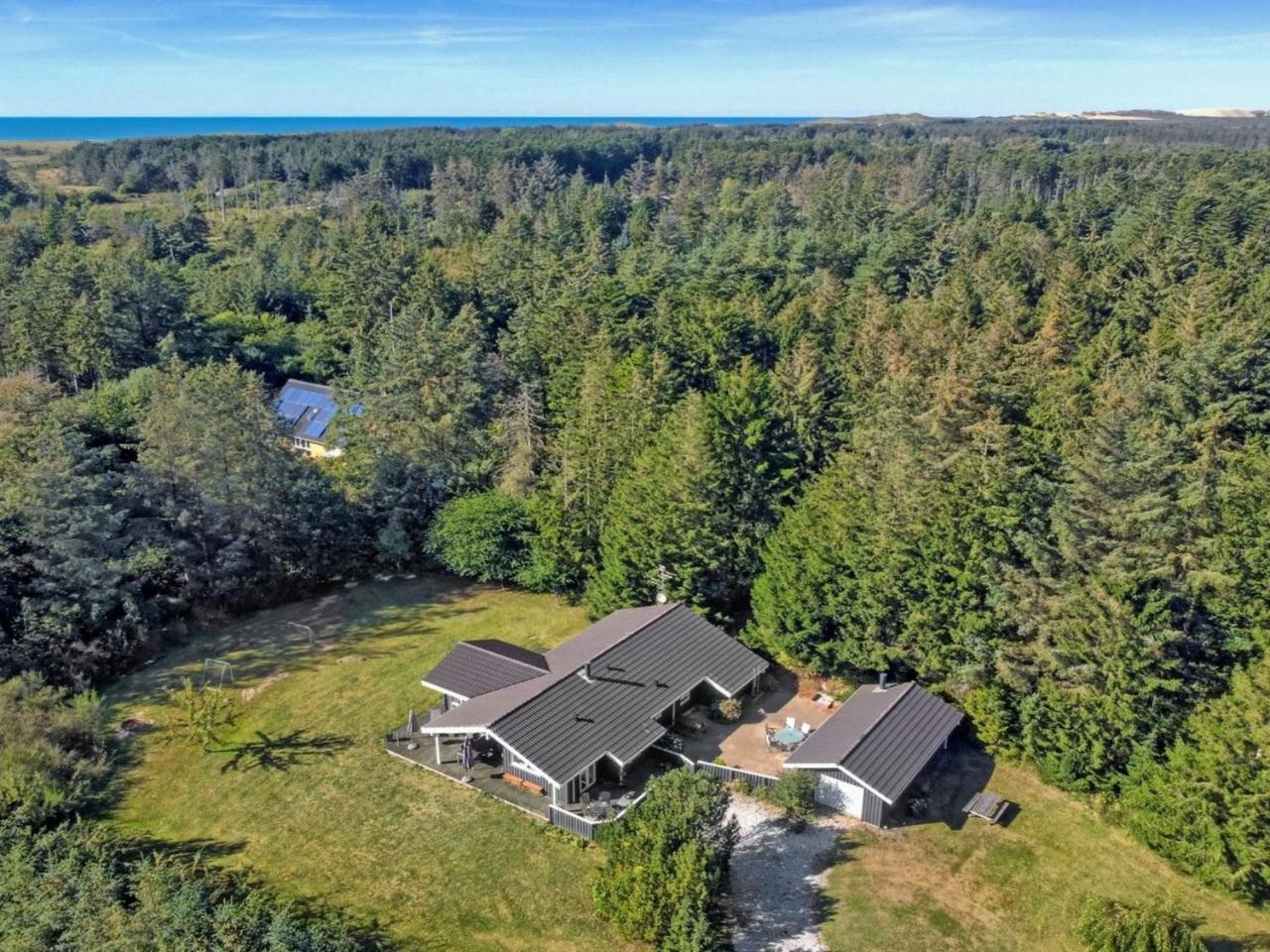 Holiday Home Aniki 1 4km from the sea by Interhome — 4-Star Luxury Hotel in Lokken, Denmark