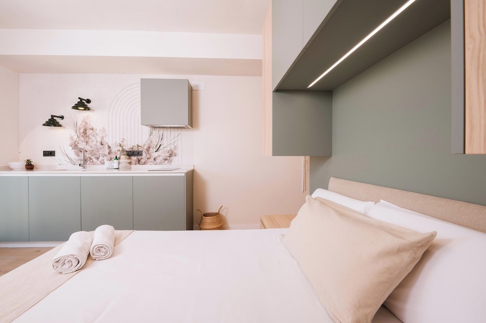 Apartamentos Marfina — 4-Star Luxury Hotel in Castelldefels, Spain