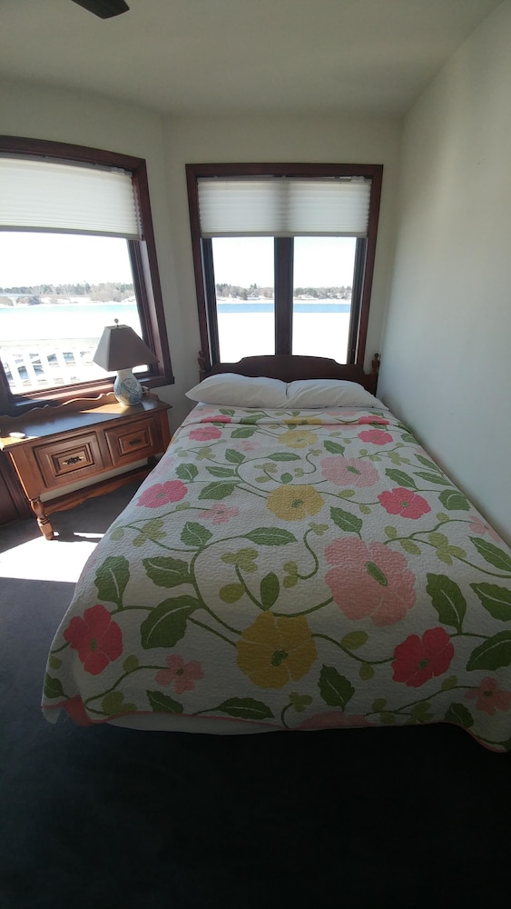 Snug Harbor Inn - photo 65