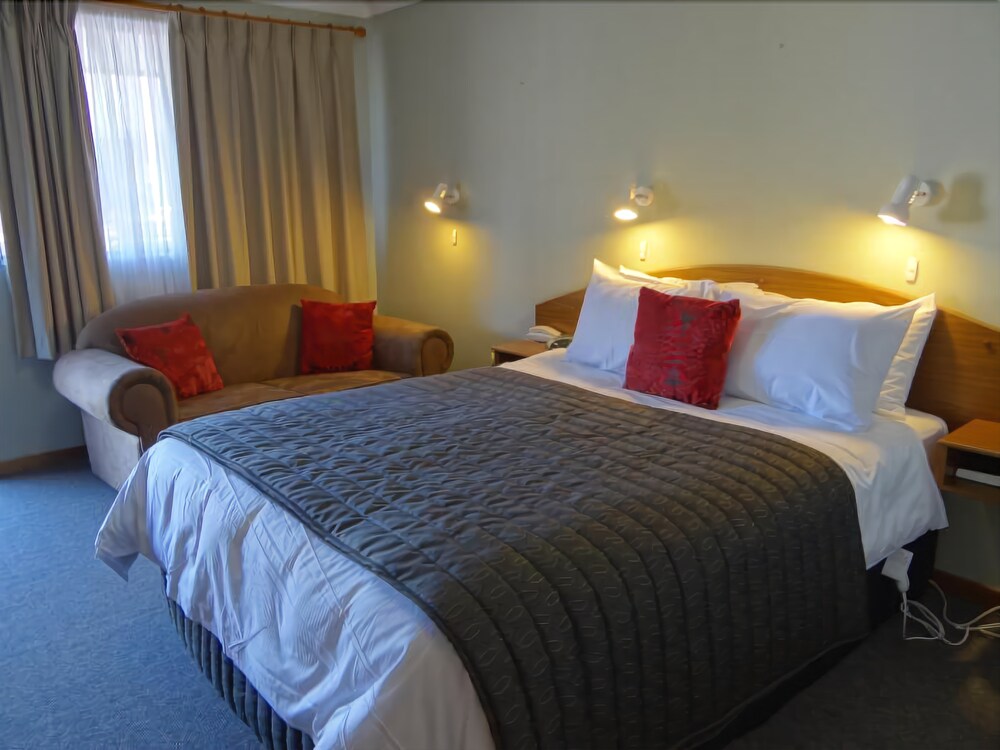 Roydons Motor INN — hotel in West Tamworth