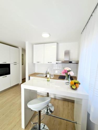 Apartment Ane 3 — 4-Star Luxury Hotel in Tisno, Croatia