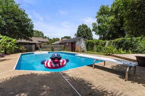 Mins To Zoo Capitol Heights Hideaway — Montgomery