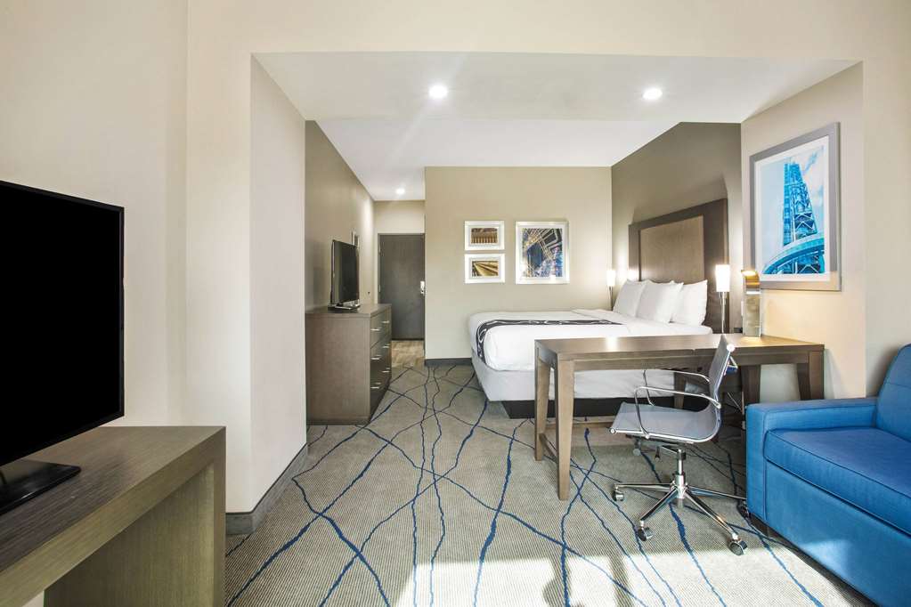 La Quinta Inn & Suites by Wyndham Ponca City - photo 13