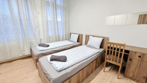 Spacious Rooms 15 Min From Airport City Center 5 Min From Vienna Main Bus Station Ez9 — Vienna