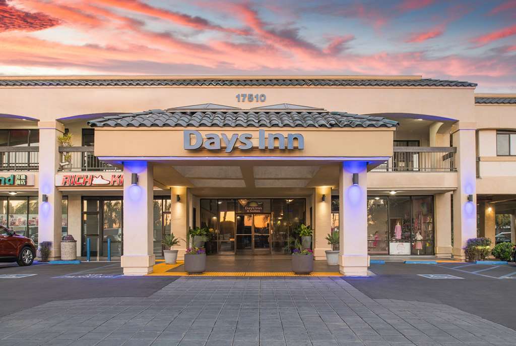 Days Inn & Suites by Wyndham Artesia - photo 4