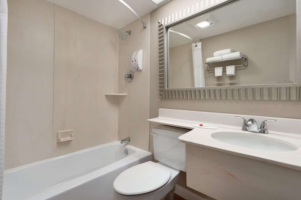 Super 8 by Wyndham West Greenwich Providence - photo 31