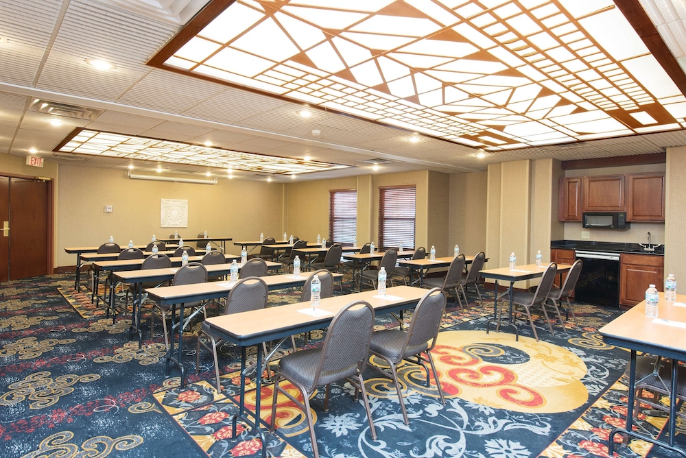Hampton Inn Seymour - photo 47