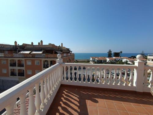 Lovely Penthouse In Front Of The Beach With Free Parking — Rincon De La Victoria