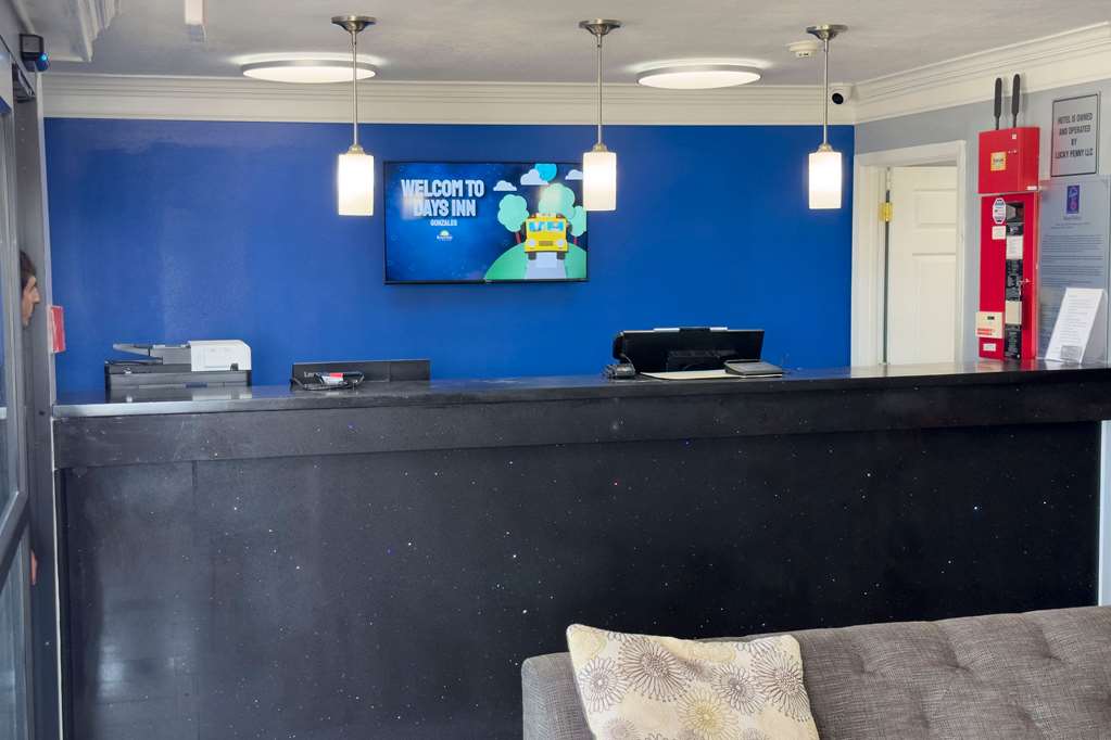 Days Inn by Wyndham Gonzales - photo 6